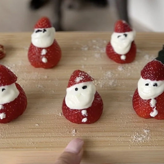 🎅🏻 Strawberry Santas